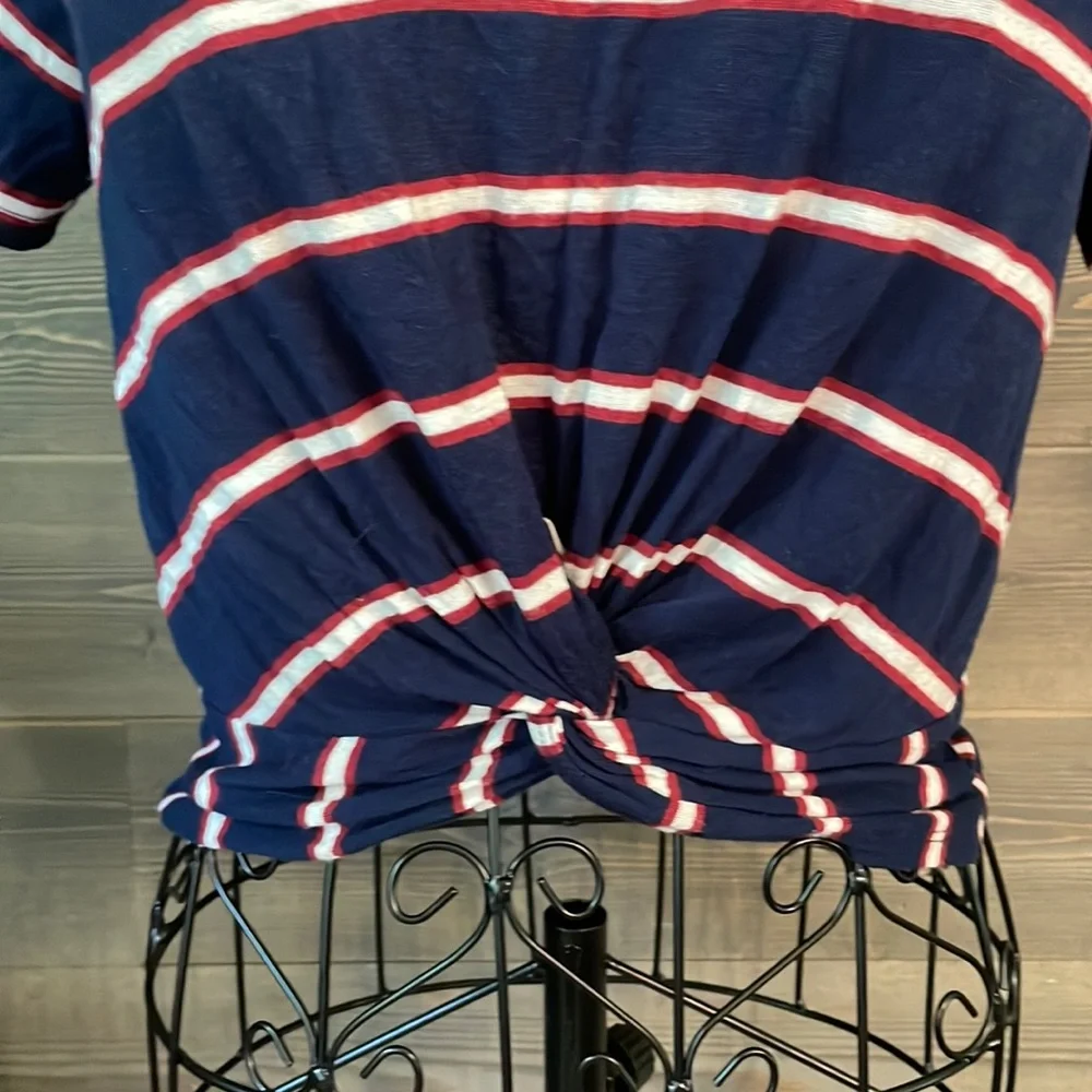 Gaze navy and white burgundy, striped short sleeve crop top - Picture 3 of 6